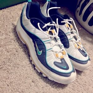 USED Nike Air max (11US MEN)